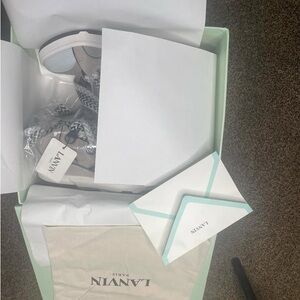 Shoes size 9 brand tan and light blue lanvin they go for 800$-1000$
On sell 390$